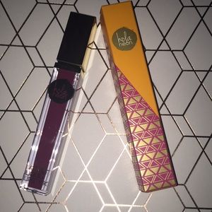 This is a hola neon violet liquid lipstick